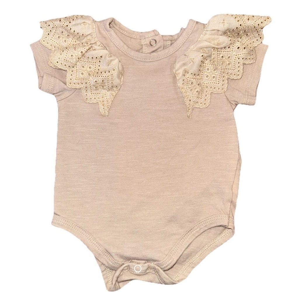 Baby Girl Jessica Simpson Eyelet Flutter Sleeve Bodysuit Tan 3-6M